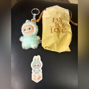 THE MONSTERS - Pin For Love Series-Vinyl Plush Pendant Blind Box(A-M)
*I